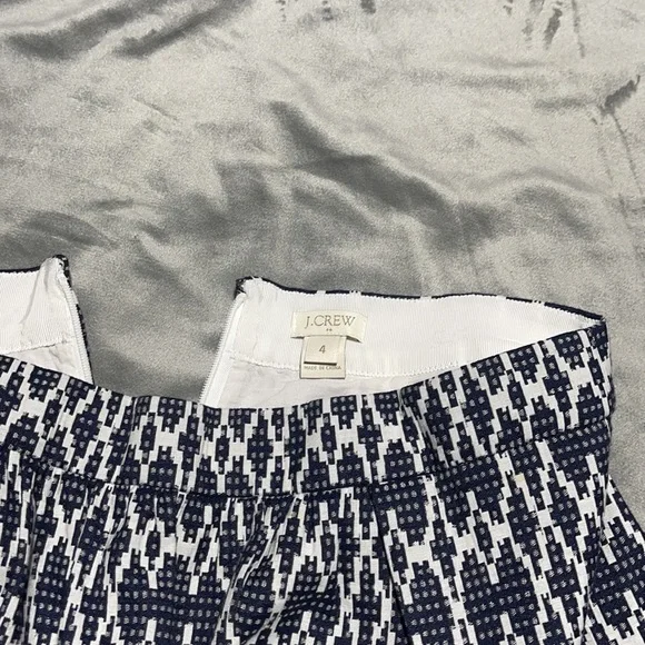 🥰🥰J. Crew A Line Skirt🥰🥰 - Picture 4 of 10